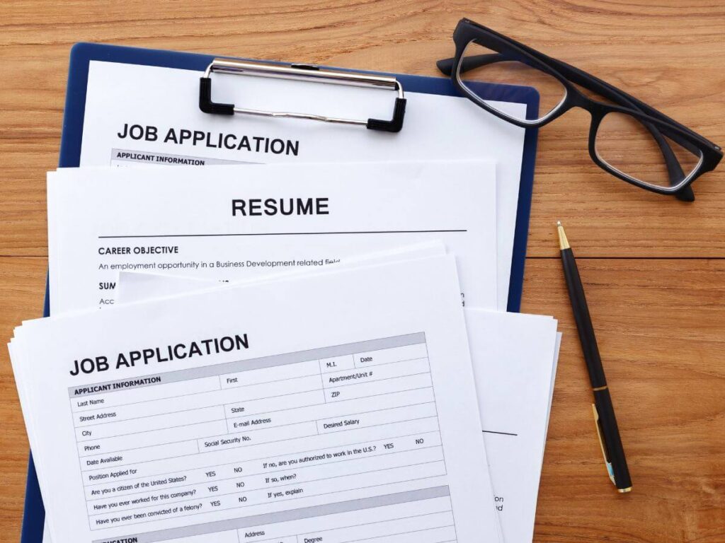 The Ultimate Guide to Writing a Job Application That Lands You a Job Abroad